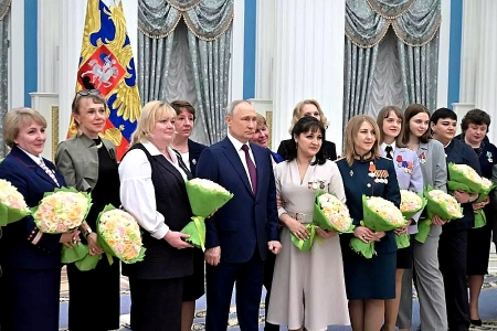 Вручение госнаград женщинам России в Международный женский день 8 марта