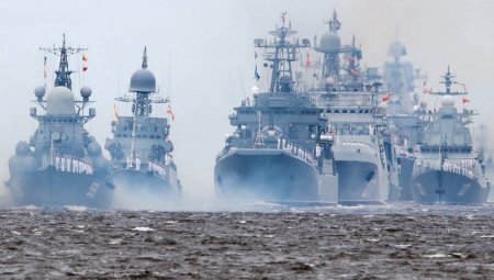 Военно-морской парад в День ВМФ России прошел в Санкт-Петербурге