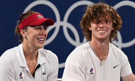 Павлюченкова и Рублев взяли золото Олимпиады в теннисном миксте