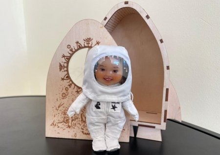 Кукла из Якутии  может полететь в космос с миллиардером Японии 
