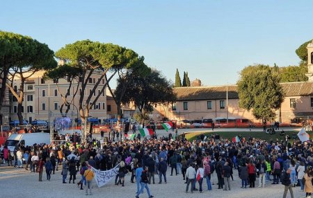 В Италии проходят акции протеста против ковид-сертификатов