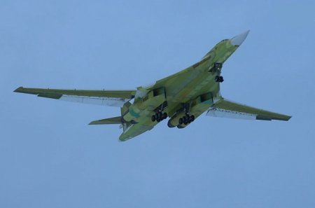 Модернизированный ракетоносец Ту-160М выполнил первый полет