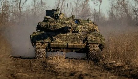 Военные ДНР наблюдают украинские танки у своих позиций