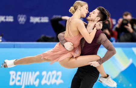 Синицина и Кацалапов завоевали серебро в танцах на льду на Олимпиаде