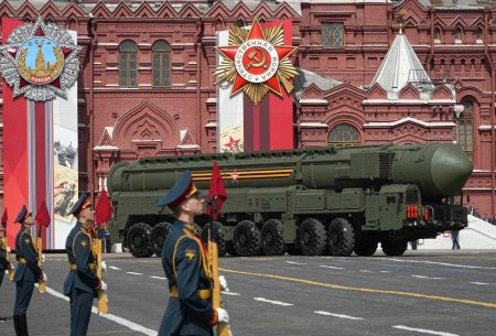 Военный парад прошел на Красной площади в Москве к 77-летию Победы
