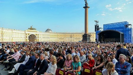Концерт «Звёзды Русского Радио» станет главным на фестивале «Петербургские сезоны»