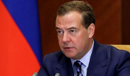 Медведев ответил на предложение Зеленского конфисковать имущество России