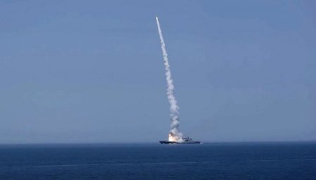 Удар ракетами "Калибр" водного базирования ВС России