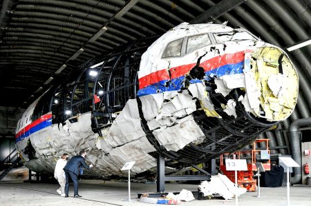 Обломки самолета Boeing 777 MH17