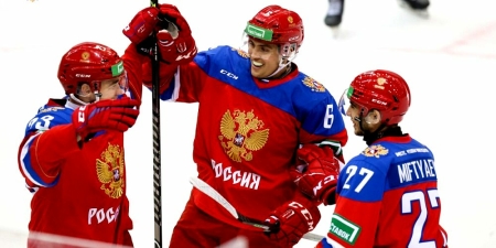 Хоккеисты молодёжной сборной России