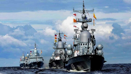 Военные корабли на параде в День ВМФ 2023