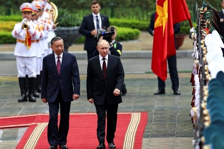 Владимир Путин и То Лам